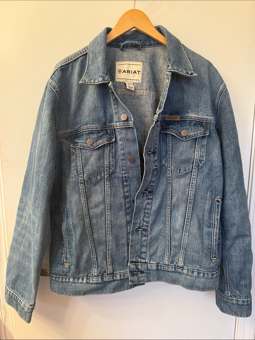 Ariat Men's Cotton Light Blue Denim Trucker Jacket Large Like New!